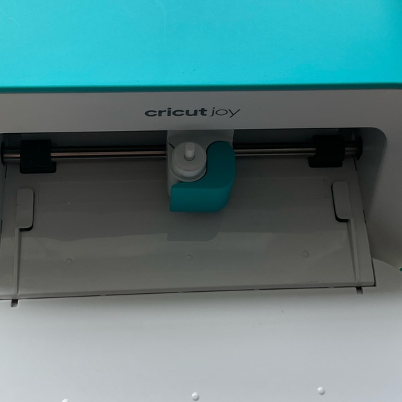 Cricut Joy in Teal and White - Picture 2 of 4